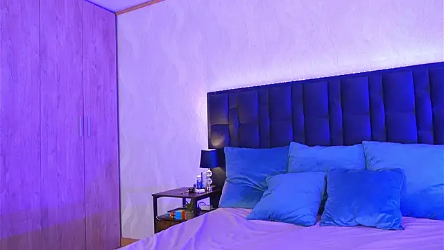 LucyDeLuca's Live XXX Chat