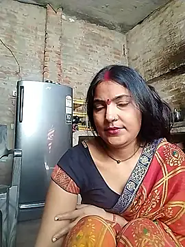 แชท XXX สดของ Maidangirl