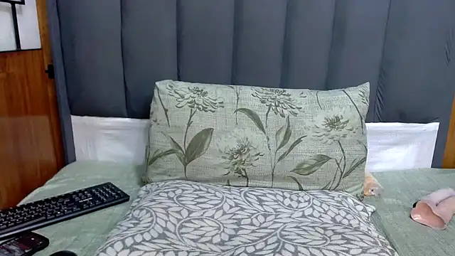 MrsMxx25's Webcam Show