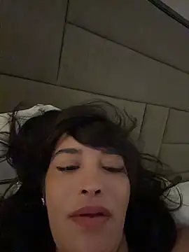 Zeravina Adlı Modelin Canlı XXX Sohbeti