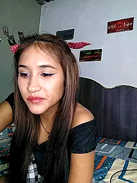 Chat XXX en directo de Little_Naughty_Nicole