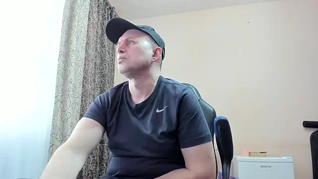 Show modela SanFrantsisko na web-kameri