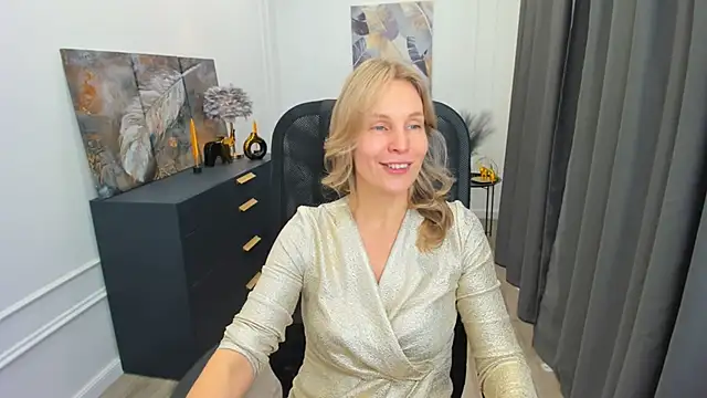 Sinty_Devis Adlı Modelin Canlı XXX Sohbeti