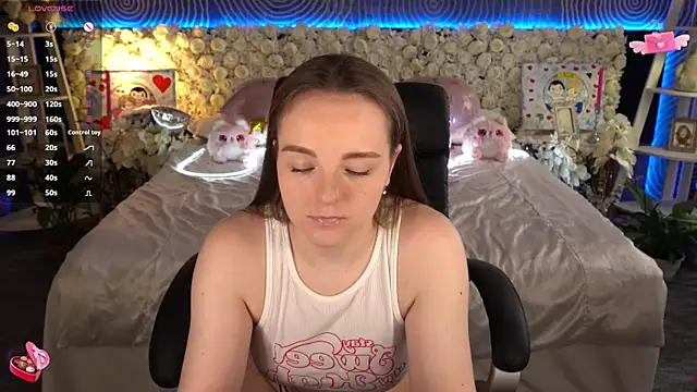 Chat XXX en directo de FoxyShy