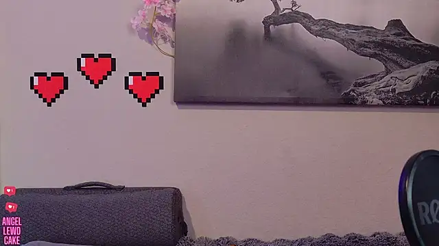 Angel-Lewd-Cake: онлайн-секс-чат