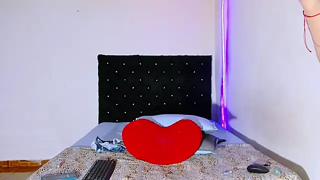 valen_colombian69 Show Webcam