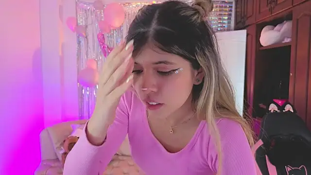 NATAASHA___ élő XXX-chatje