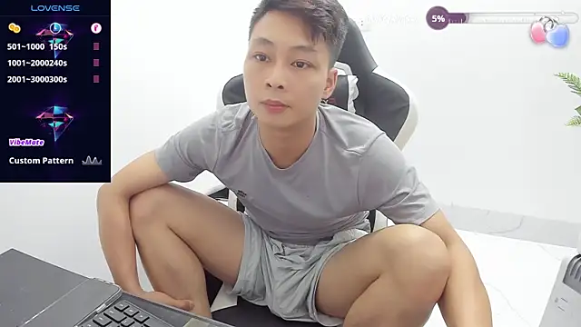 Naughty___asian Show in webcam