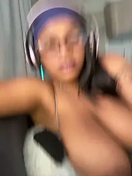 YellowHoneyDip Chat XXX in diretta