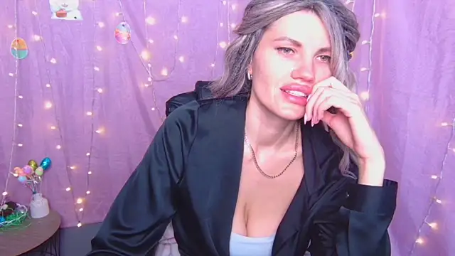 MilaLoona Live XXX Chat