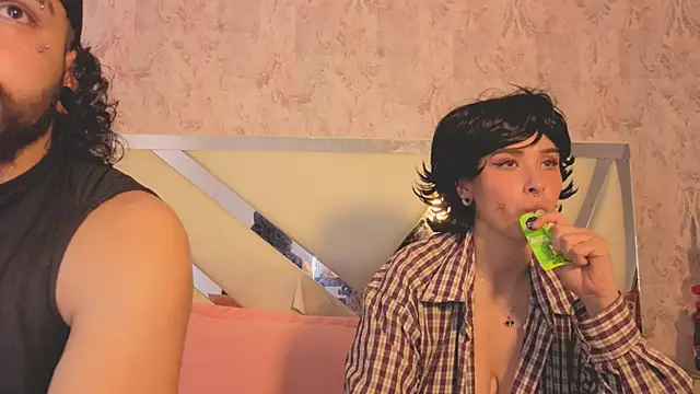 Benny_and_Mark's Live XXX Chat