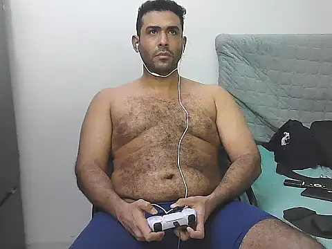 AlphaLatinoBearn Webbikameraesitys