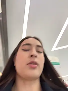 Holly_Play Chat XXX in diretta