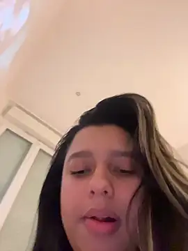 Lusty_Lunaa webkamerás műsora