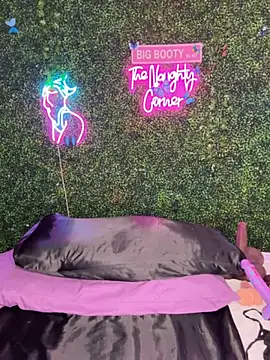 RenaThickAss Chat XXX in diretta