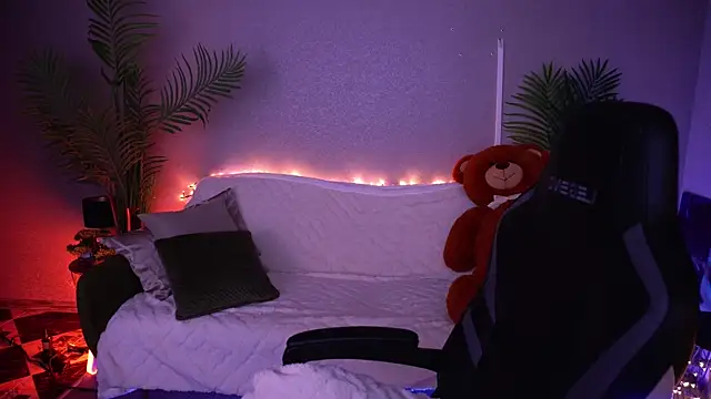 Chat +18 de MirandaWong ao vivo