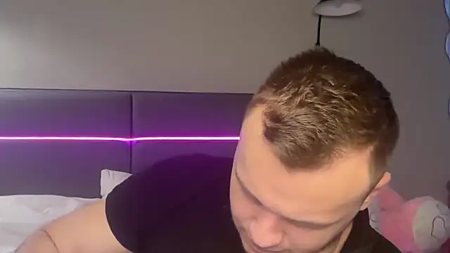 Marcus-KayaBliss webcam show