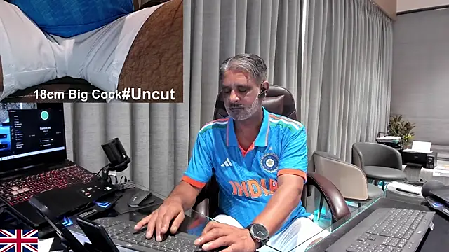 OnlineBossUK Live XXX Chat