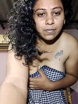 JENNIFERtamil Show in webcam