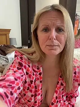 LaylarosA élő XXX-chatje