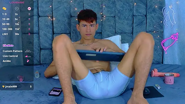 NicolasTorrez Webcam Show