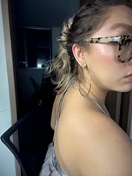 Im_sophiie – webcam-show