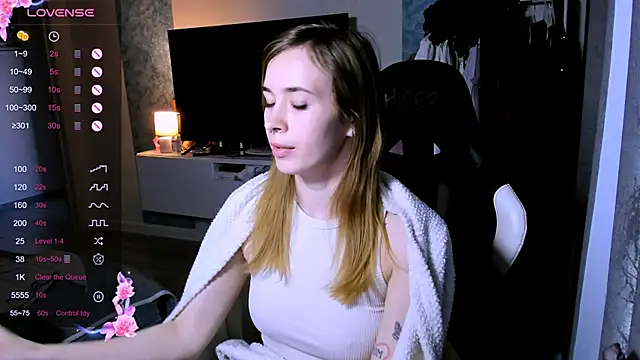 ZoyaMill live XXX chat