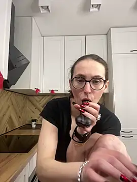 MartiniiSelenna's Live XXX Chat