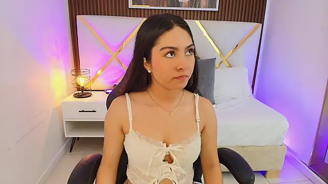 Emelie_Ch1 라이브 XXX 채팅