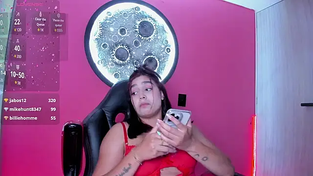 Chatroom XXX en direct de lena_rousseau