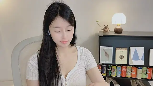 Onechestnut's Live XXX Chat