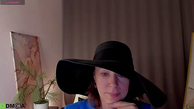 LeticiaRomano: онлайн-секс-чат