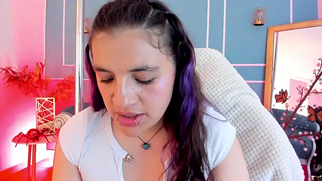 Chatroom XXX en direct de TaraTaylorr