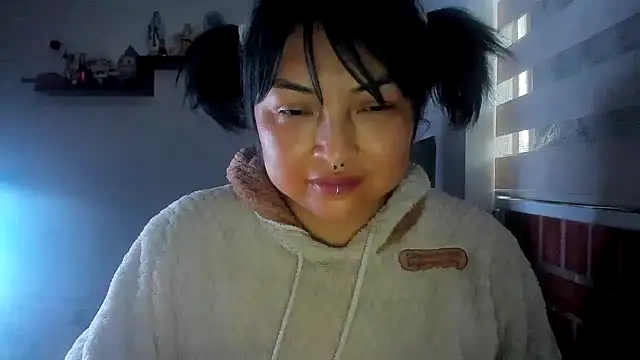 Shaddycute_ Adlı Modelin Canlı XXX Sohbeti