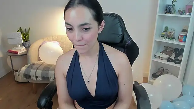 _BellaEvans_ Adlı Modelin Canlı XXX Sohbeti