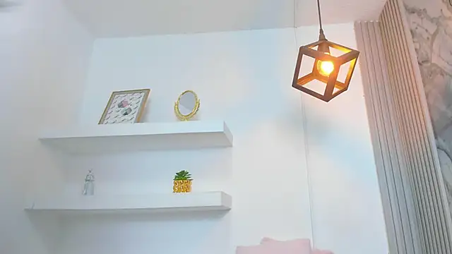 IsabellaMonet Adlı Modelin Canlı XXX Sohbeti