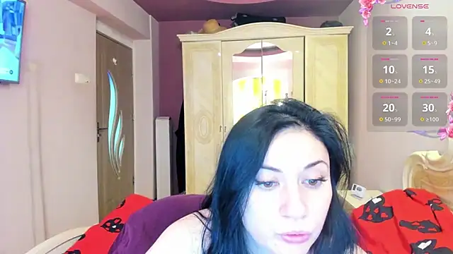 HoneyBee699 Live XXX Chat