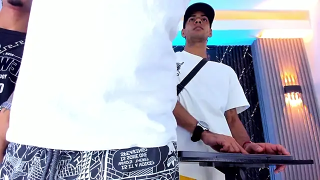 Chat XXX en directo de the_knights_of_the_night_