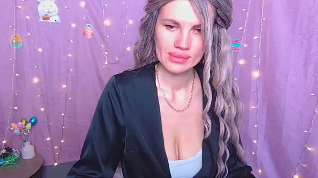 MilaLoona live XXX chat