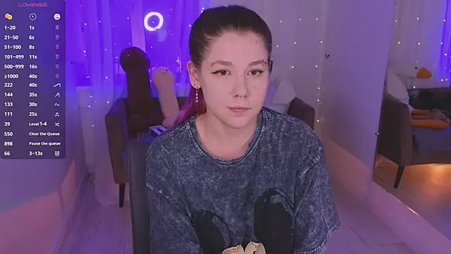 Mira_Falls Chat XXX live