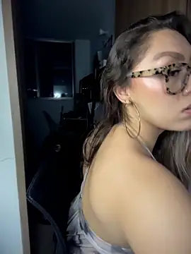 Im_sophiie 现场XXX聊天