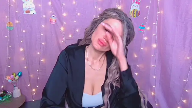 Chat +18 de MilaLoona ao vivo