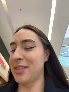 Holly_Play 现场XXX聊天