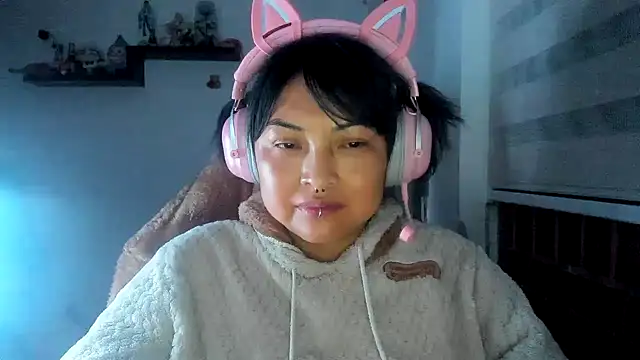 Živý XXX chat Shaddycute_