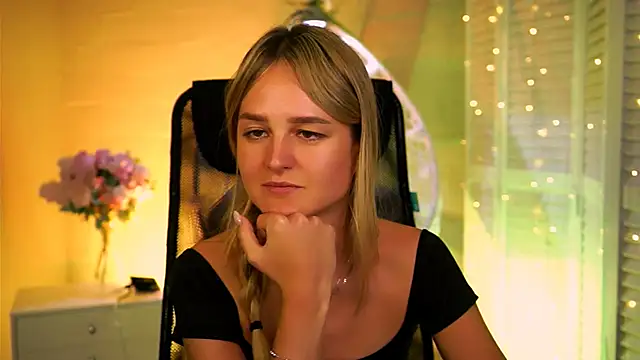 Chat +18 de DeboraLarson ao vivo