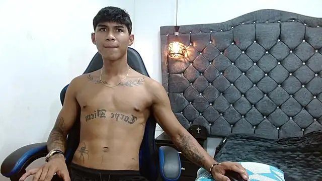 luka_big18 Pertunjukan Webcam