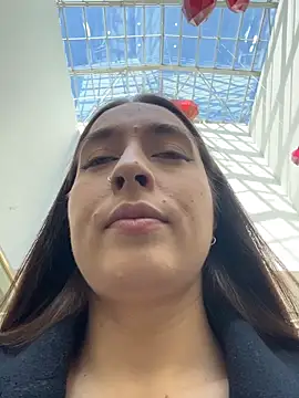 XXX chat uživo modela Holly_Play