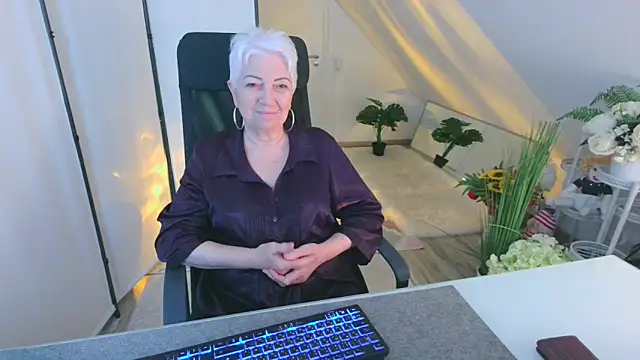 LovelyHelena's Live XXX Chat