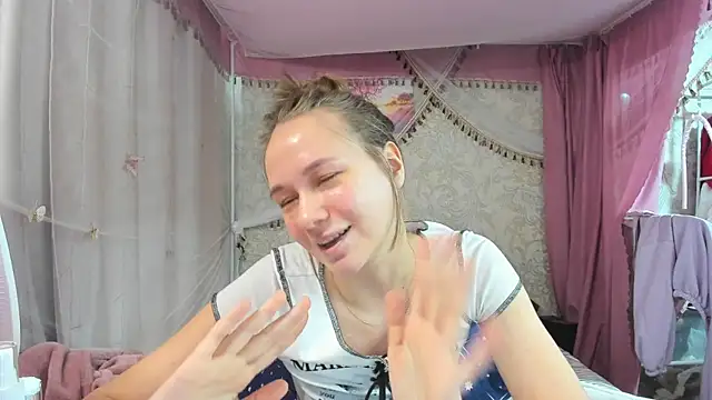 leila_bambi_'s Live XXX Chat