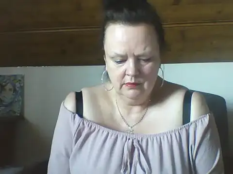 Chat +18 de TiffanyMature ao vivo